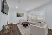 Building Photo - 610 S Georgetown Dr