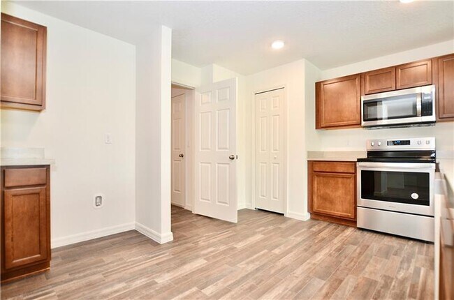 Building Photo - 1426 SW Merchant Ln
