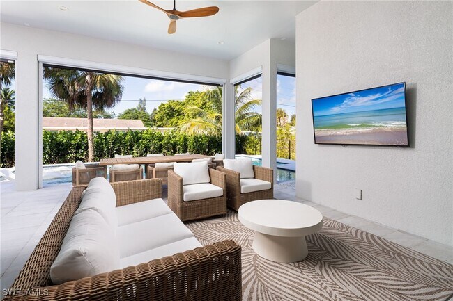 Building Photo - 1257 11th Ct N