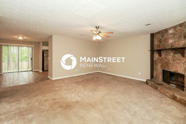 Building Photo - 3 Bedroom Pet-Friendly Home in Riverdale, GA with Main Street Renewal