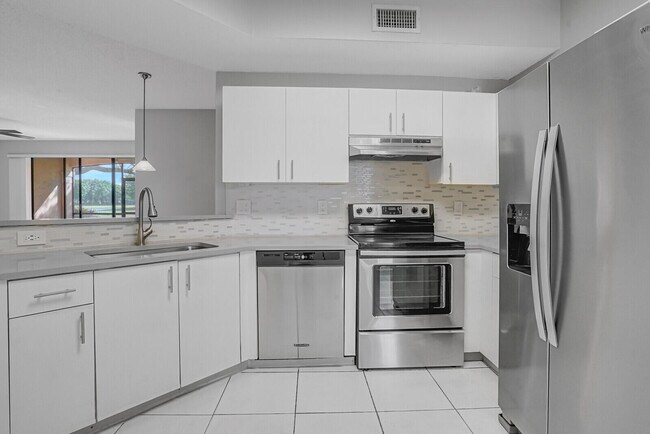 Building Photo - 401 SW 158th Terrace
