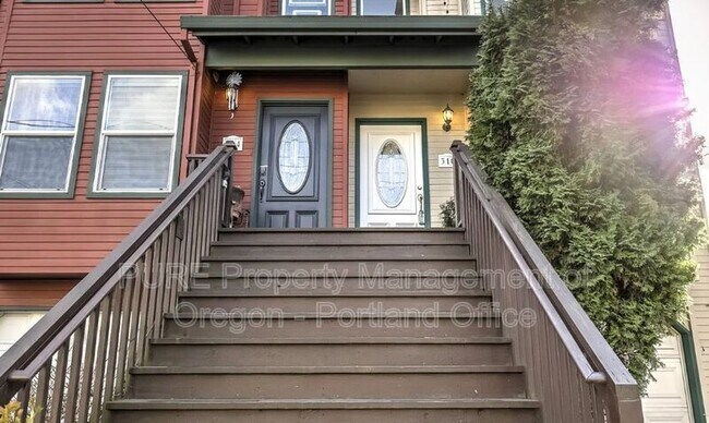 Building Photo - 310 NE Morris St