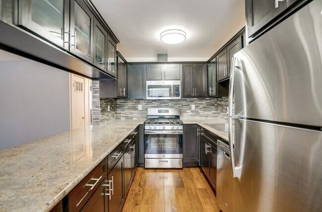 Interior Photo - Secure and Convenient Multi-Unit Asset in Central Inglewood