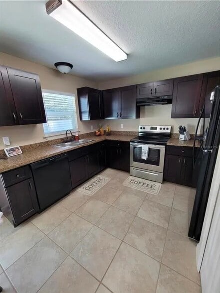 Building Photo - 13 Malauka Radial Cir
