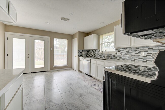 Building Photo - 1411 Township Ct