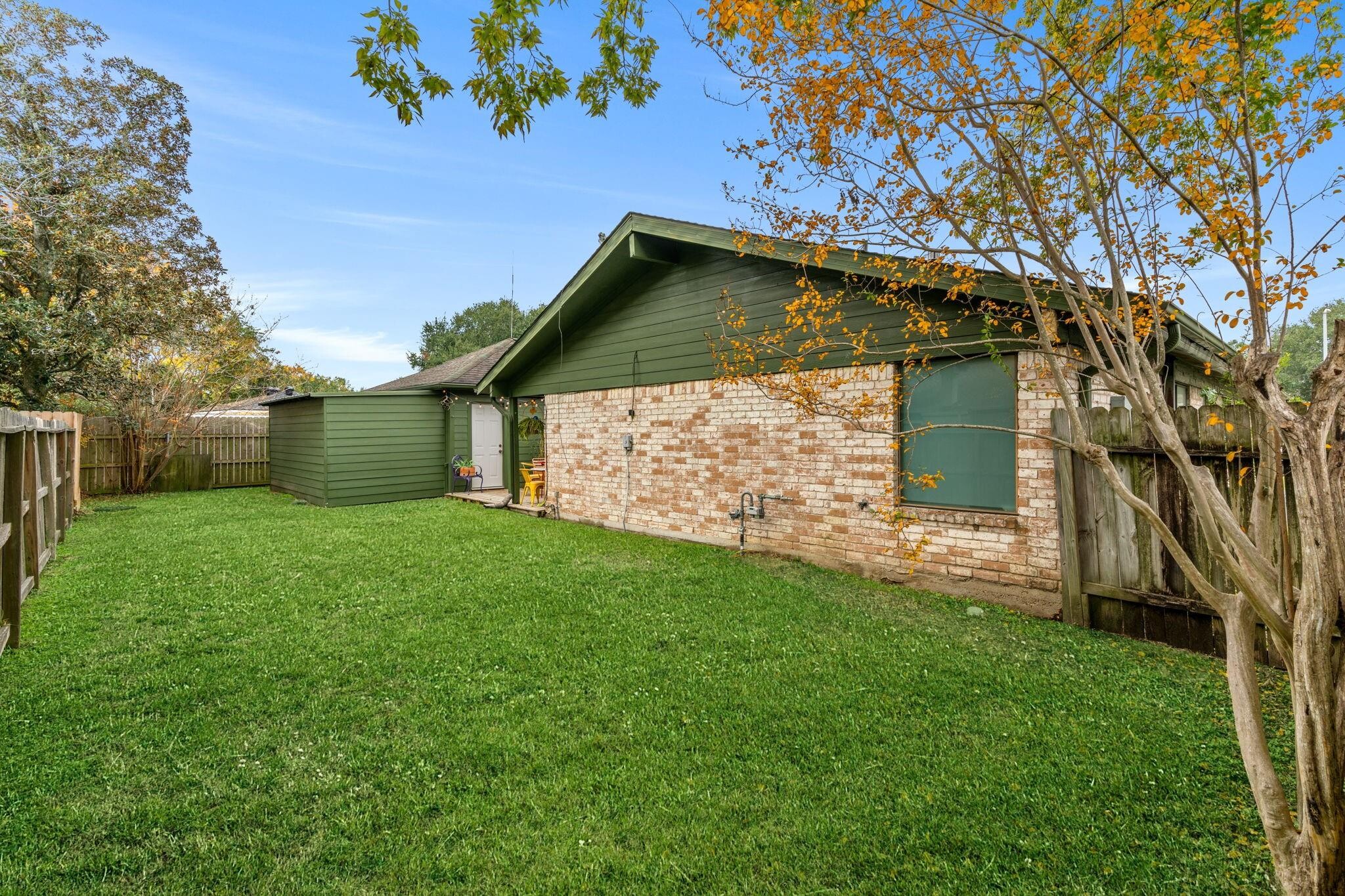 Fenced backyard, storage off the back of garage. - 1178 Bournewood Dr