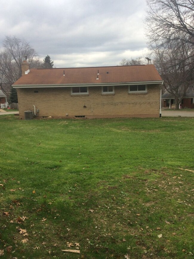 Building Photo - Single Family home in Plum