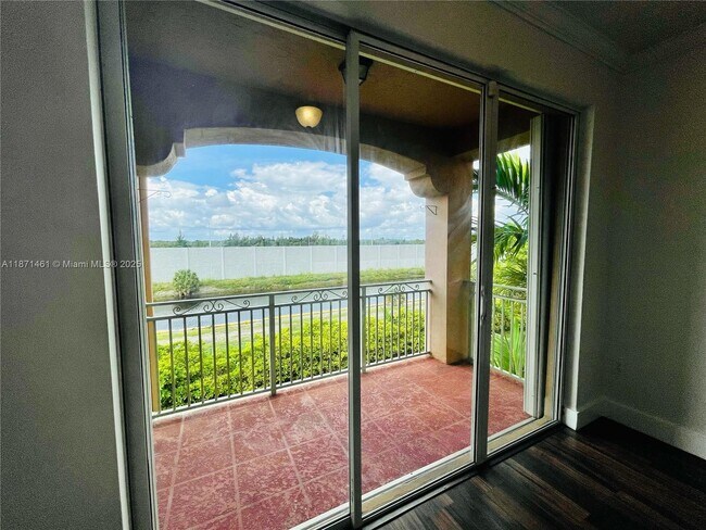 Building Photo - 6560 NW 114th Ave