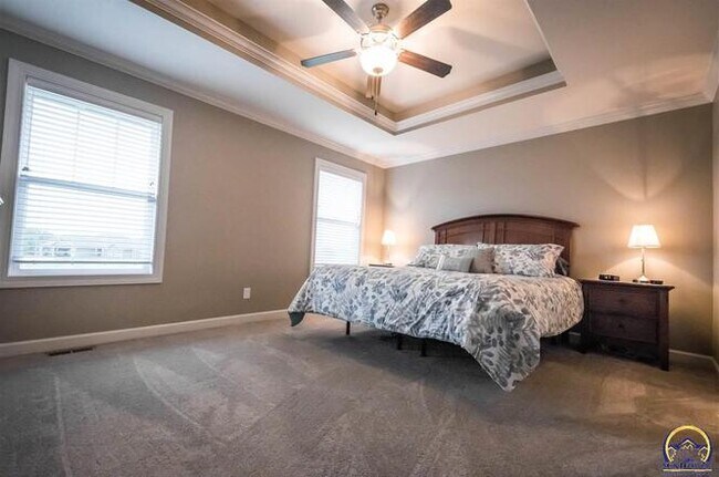 Building Photo - 7616 SW Lowell Ln