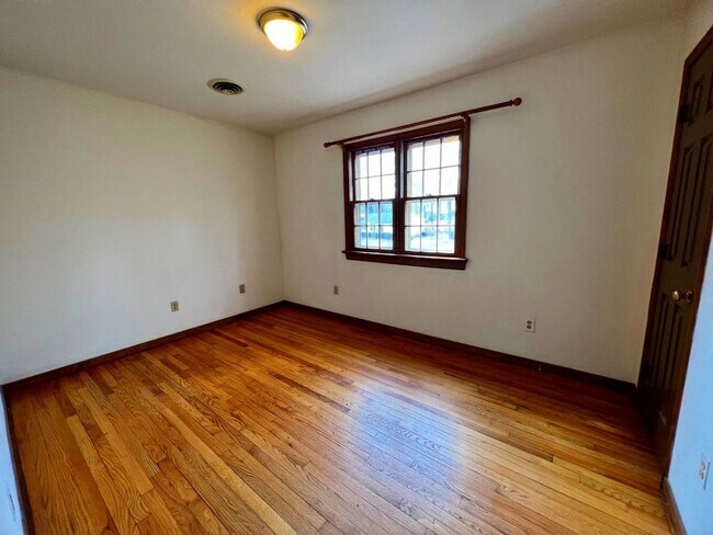 Building Photo - Colonial on Large Wooded Lot