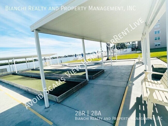 Building Photo - 1819 Shore Dr S
