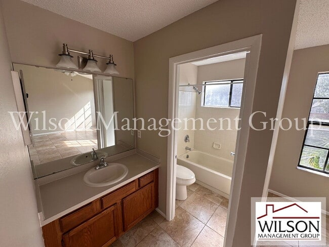 Building Photo - 2971 Embassy Ct