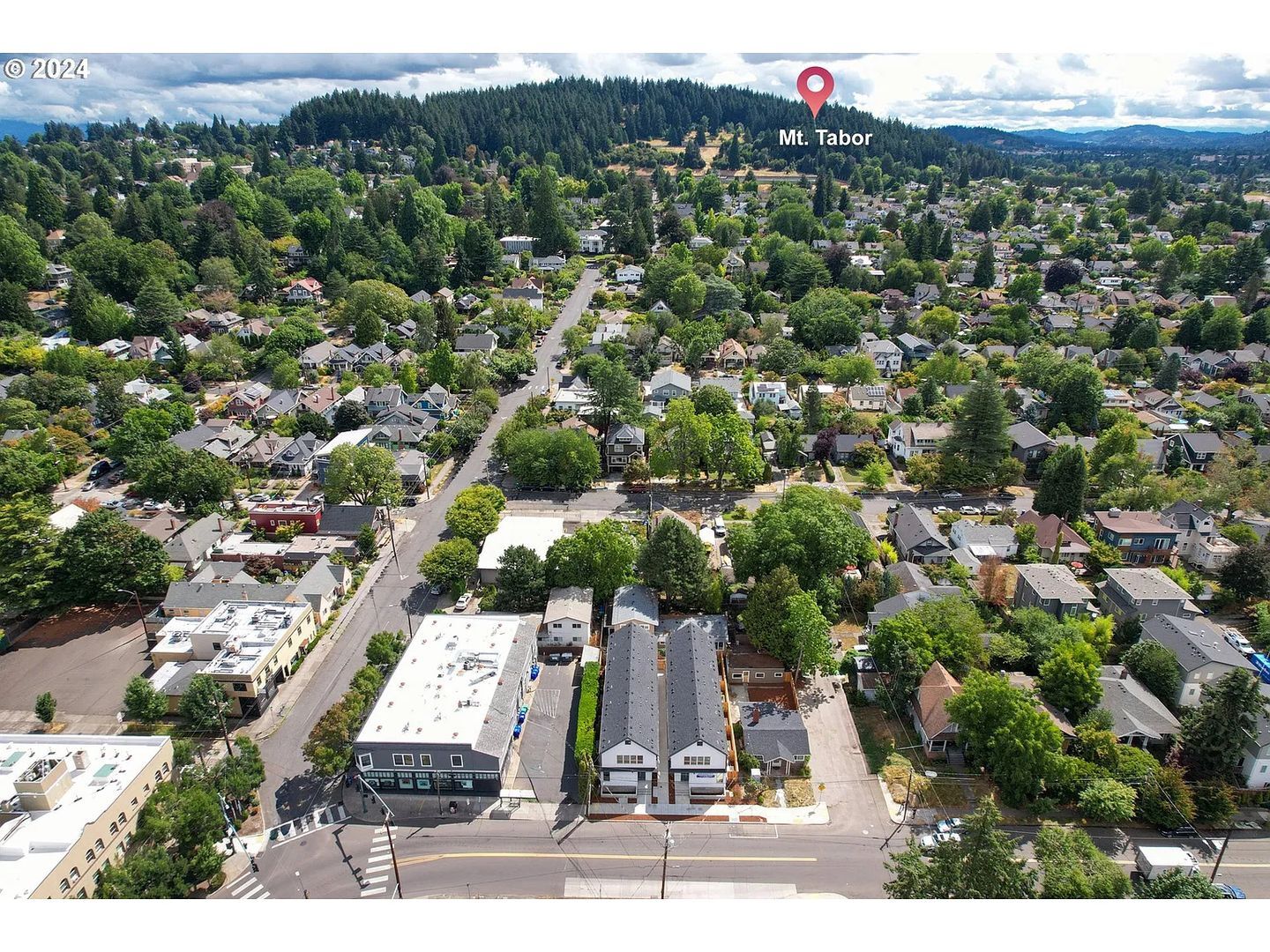 Building Photo - 1570 SE 50th Ave