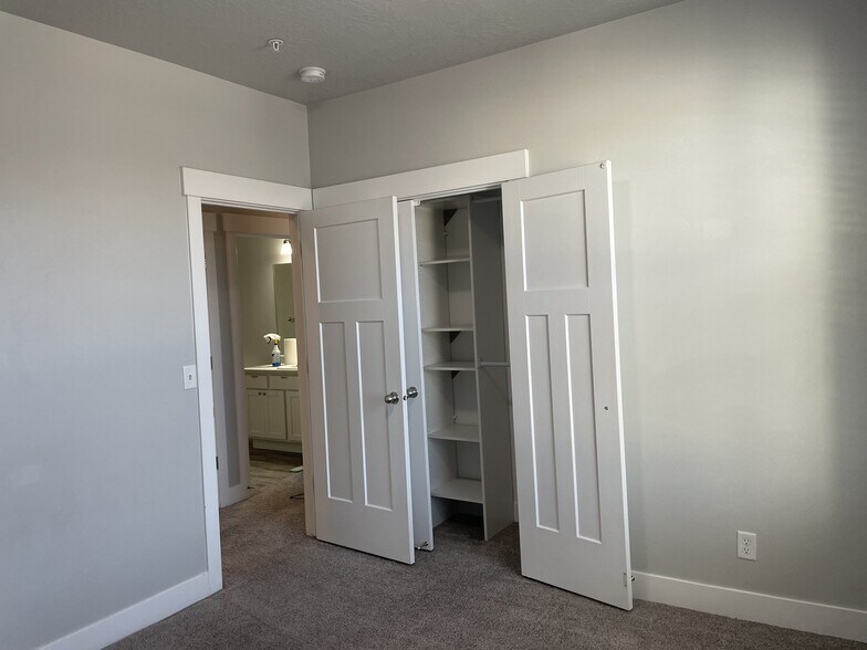 Building Photo - 13092 S Tortola Dr