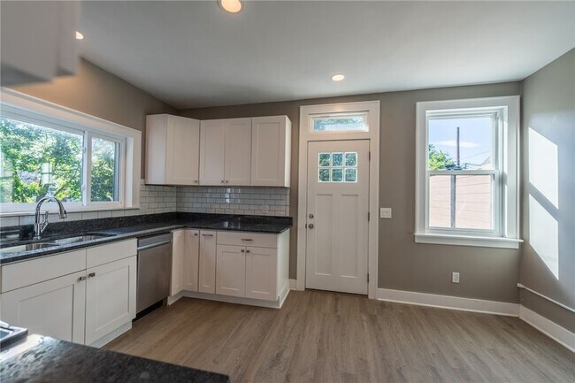 Building Photo - 531 N Euclid Ave