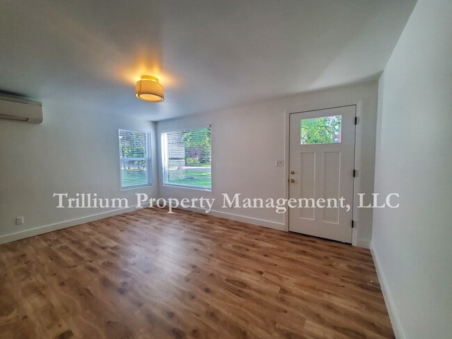 Building Photo - 4835 N Willamette Blvd