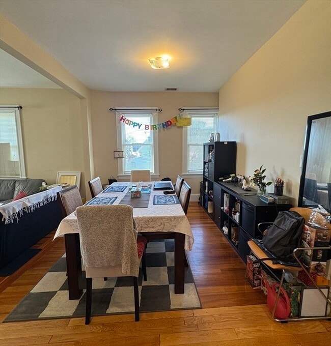 Building Photo - 28 Quirk St