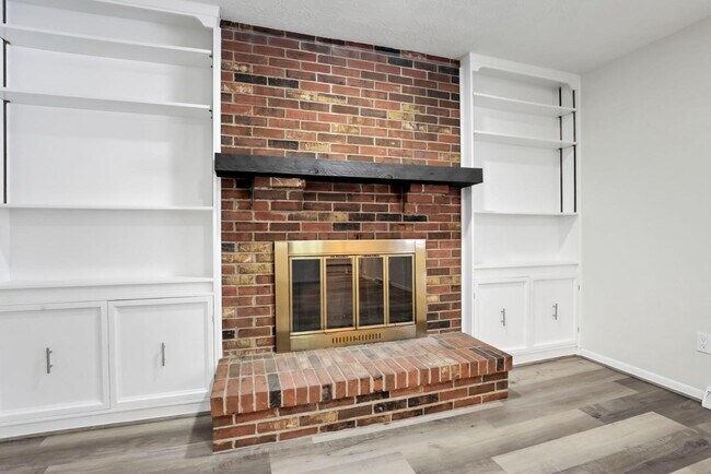 Building Photo - 3080 Pine Valley Rd