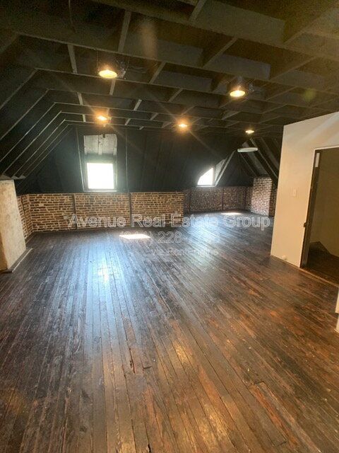 Building Photo - 4950 Magnolia Ave