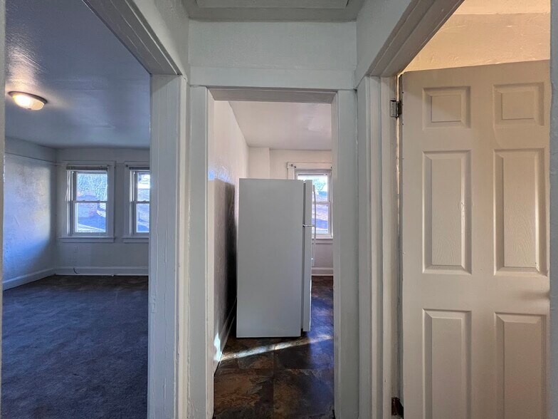 Building Photo - 1205 Sarah St