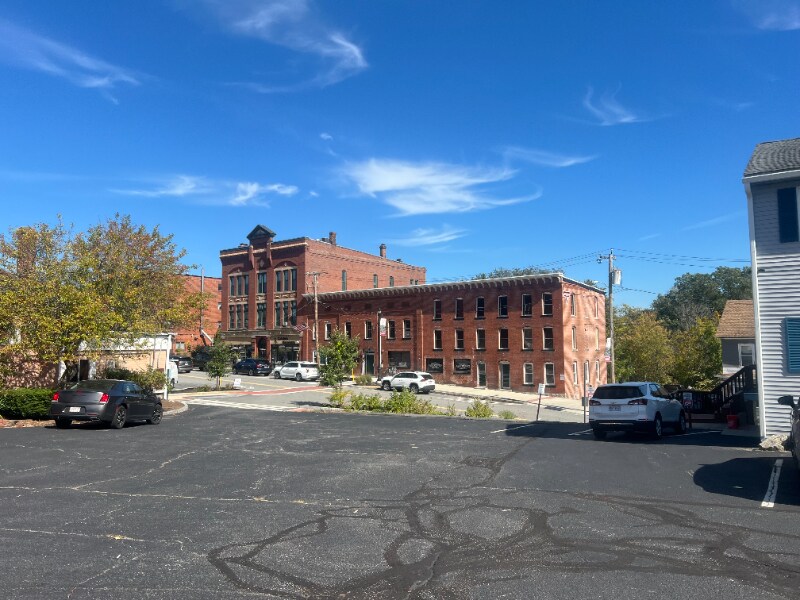 Building Photo - 12 S Main St