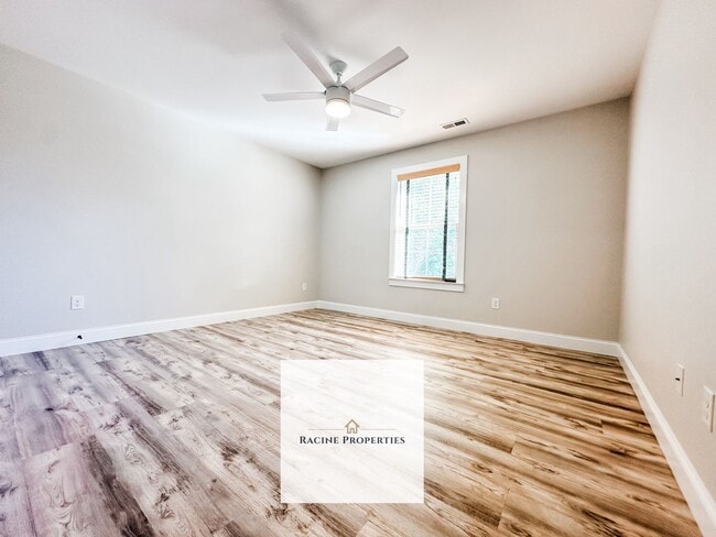 Building Photo - Beautiful Home in Greer, SC