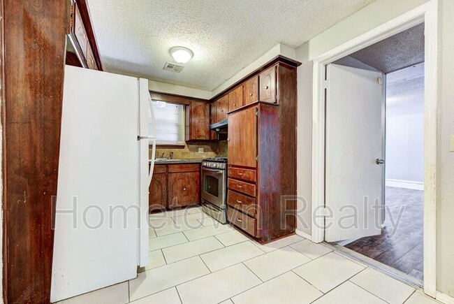 Building Photo - 5216 Creekwood Terrace