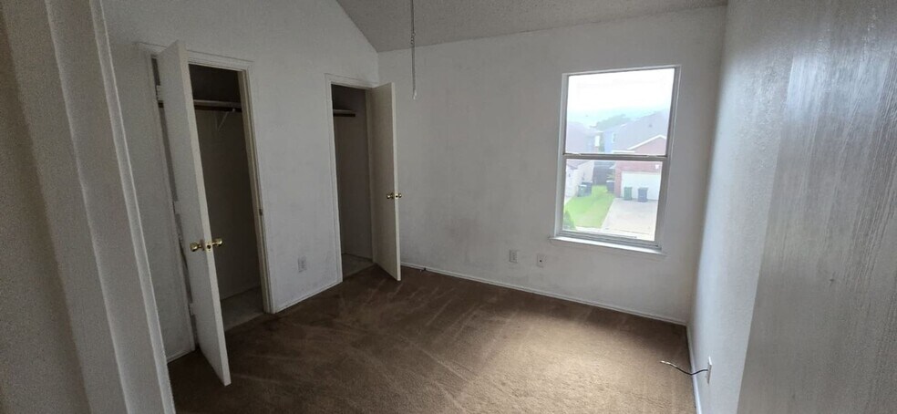 Building Photo - 722 Gillon Dr
