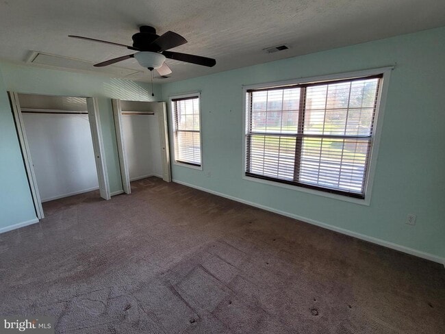 Building Photo - 233 Charleston Ct