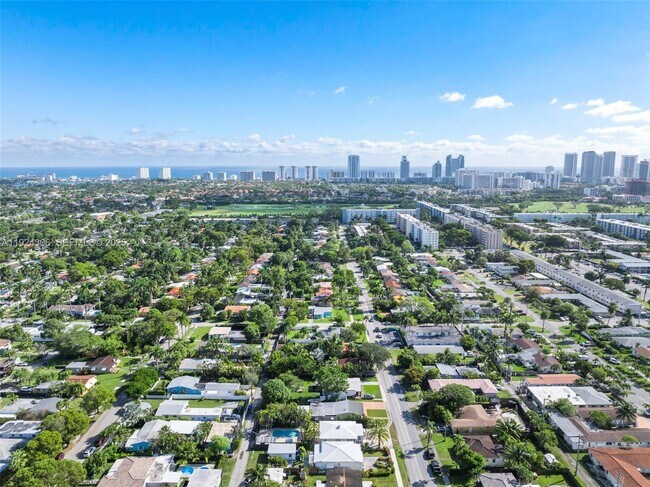 Building Photo - 1627 Moffett St