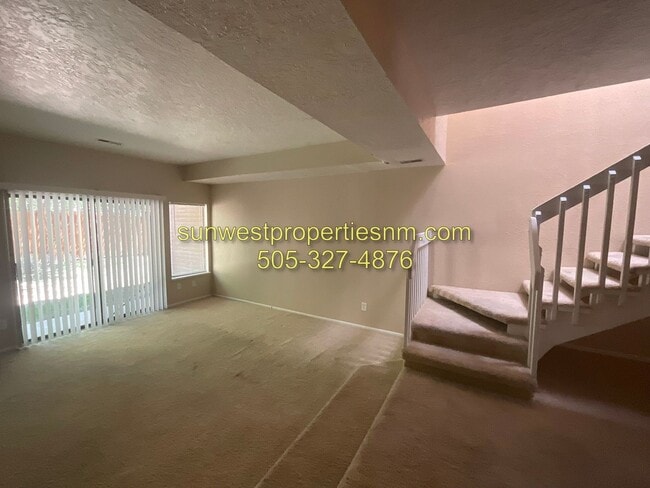 Building Photo - 3 bedroom, 2.5 Bath Condo for Rent
