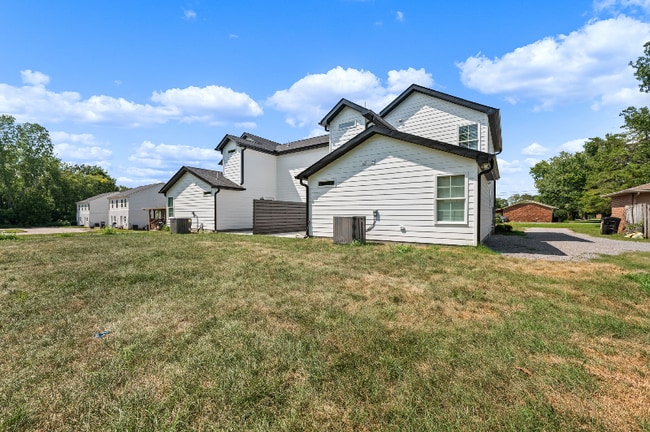 Building Photo - 244 Caroline Dr