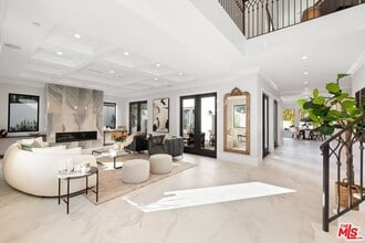 Building Photo - 4351 Vanalden Ave