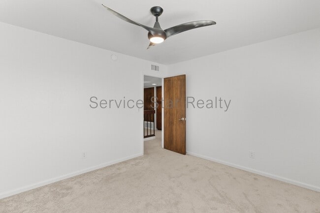 Building Photo - 439 E Barbara Dr