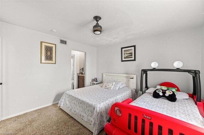 Building Photo - 1358 Derbyshire Ct