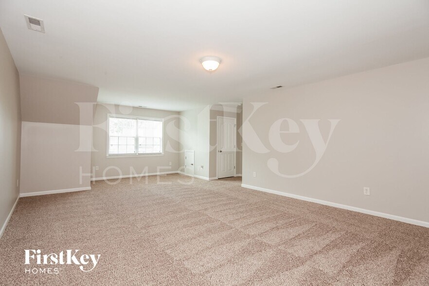Building Photo - 10309 Old Carolina Dr