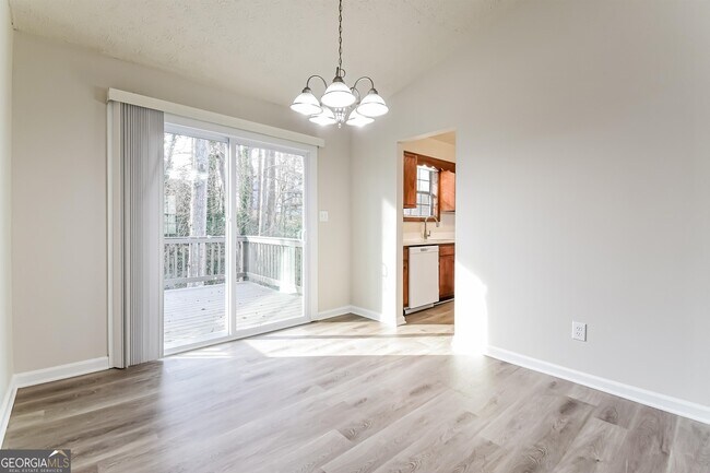 Building Photo - 4457 Woodbank Ln