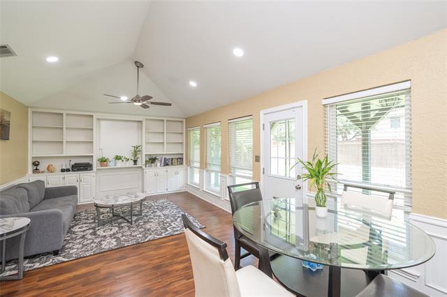 Building Photo - 116 Meadowglen Cir