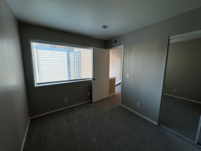 Building Photo - Fully Remodeled 3 Bedroom Townhome Availab...