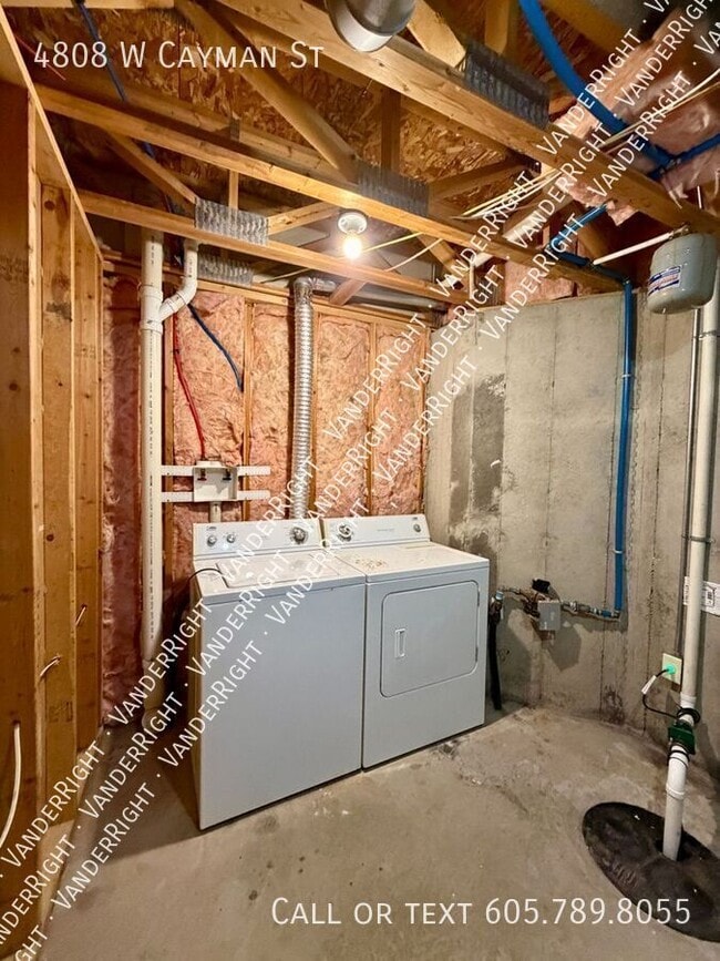 Building Photo - 4808 W Cayman St