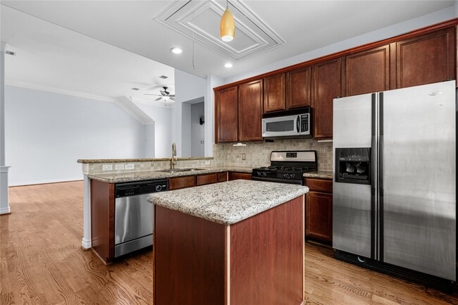 Building Photo - 5949 Kiam St