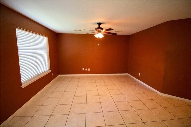 Building Photo - 2117 Whittier Dr