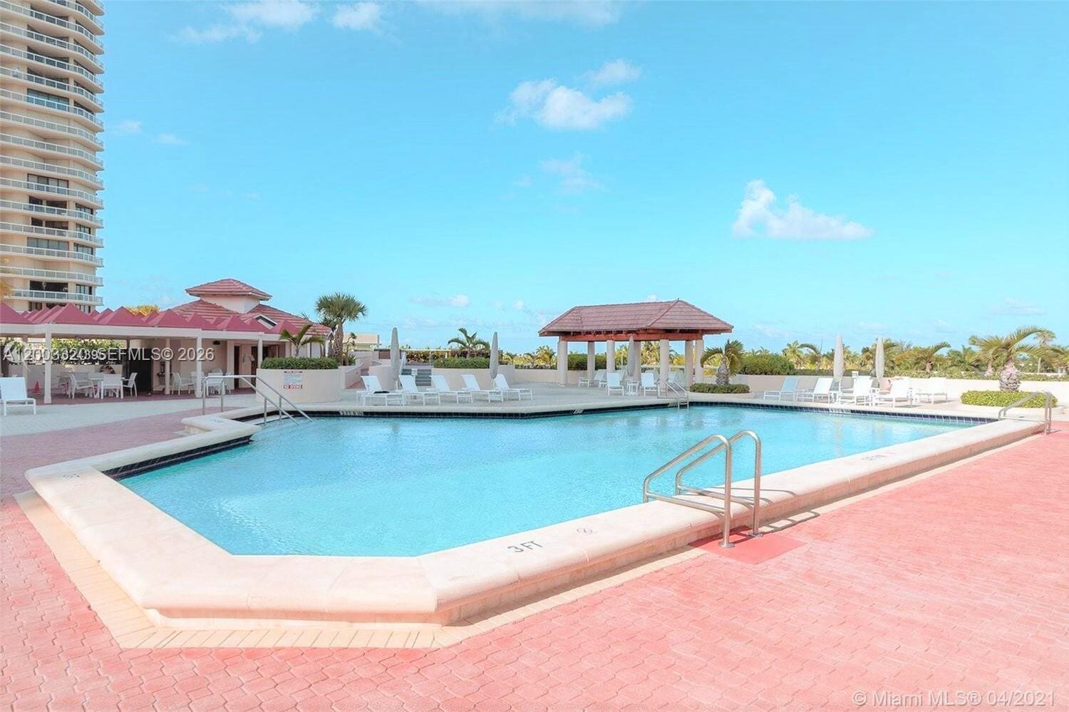 Building Photo - 20185 E Country Club Dr