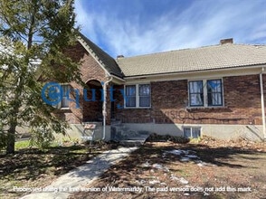Building Photo - 640 S 900 E