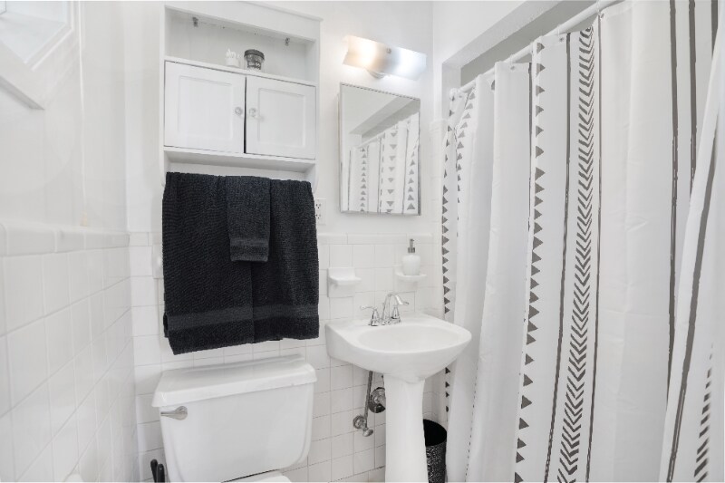 Building Photo - 634 Pollard Rd