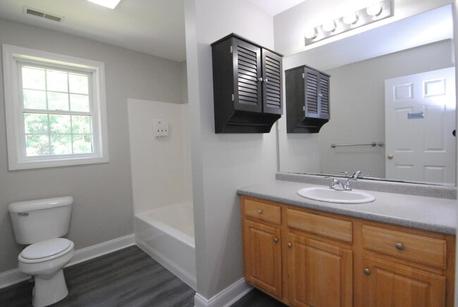 Building Photo - 46 Cherrywood Dr