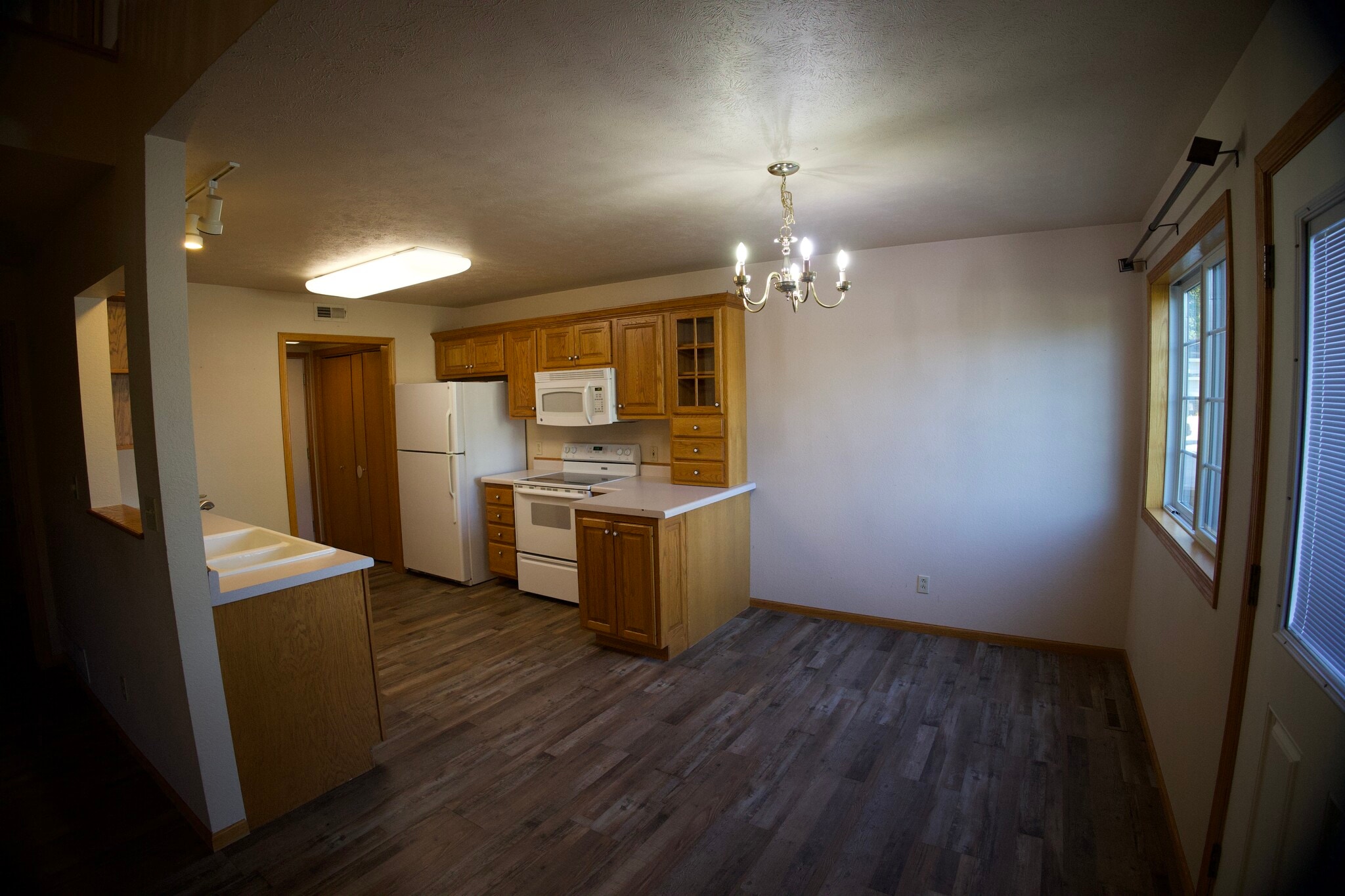 Building Photo - 1004 N 10th St