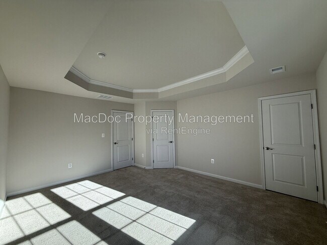 Building Photo - 1100 Rampart Dr