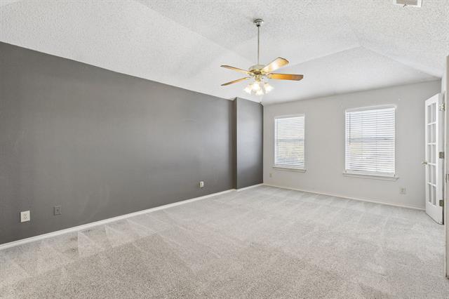 Building Photo - 2 Rivercrest Ct