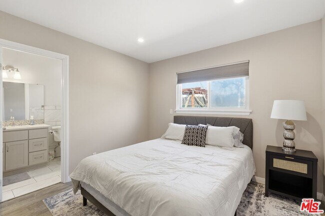 Building Photo - 2975 W Ave 33